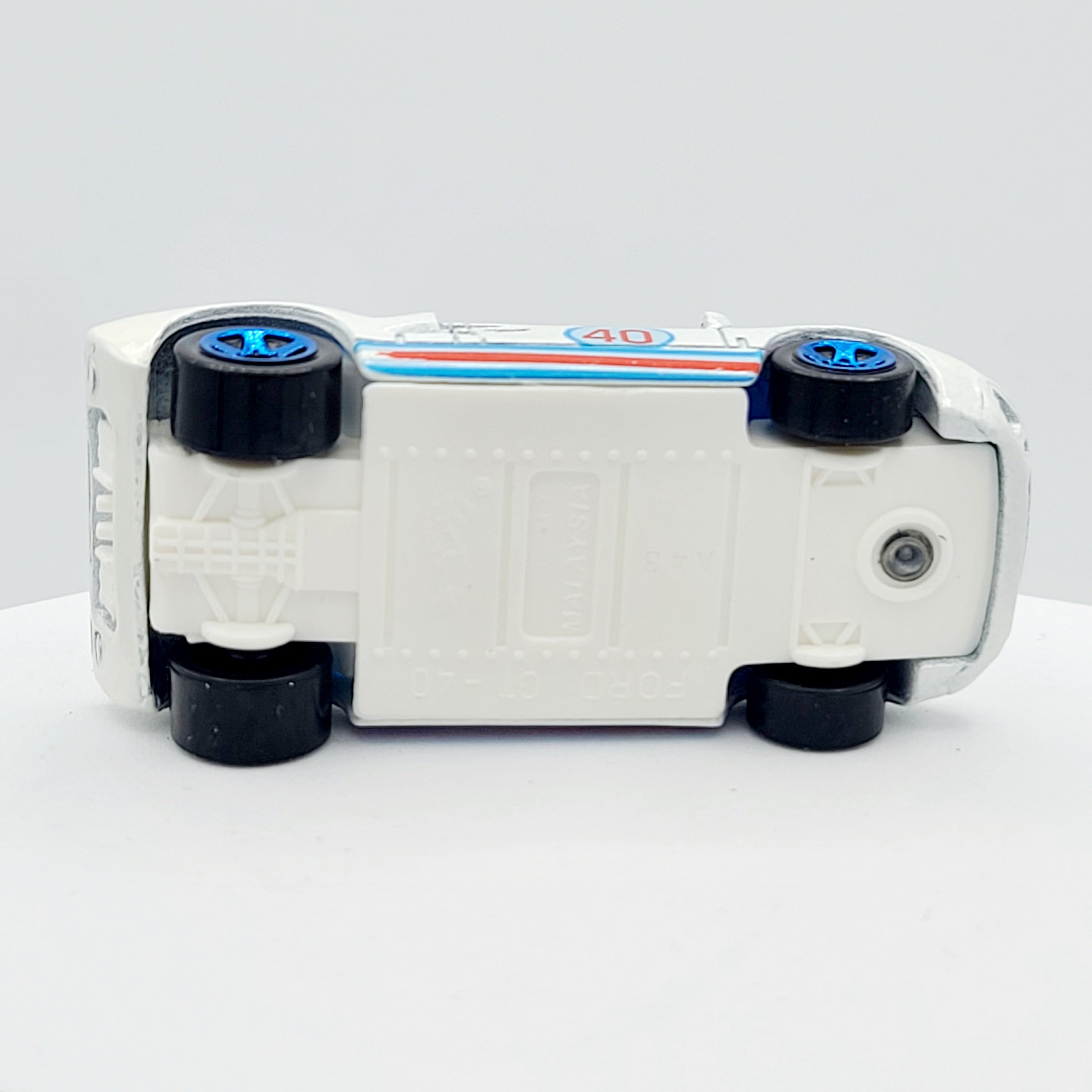 Hot Wheels Ford GT40 (2009 HW Basic - Web Trading Cars)